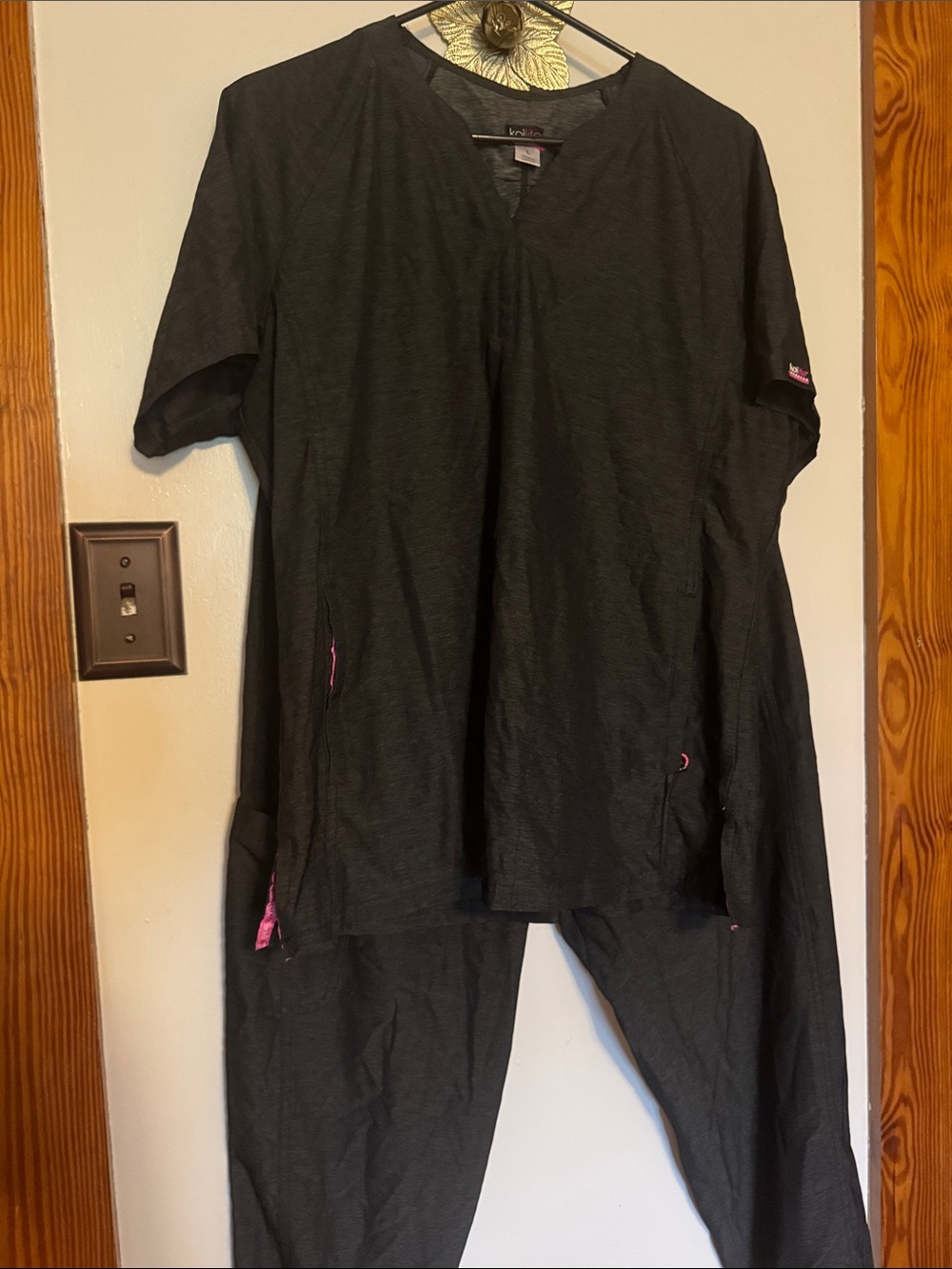 Koi Black Medical Scrub Set with Pink Trim - size L